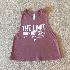 Muscle tee - crop top